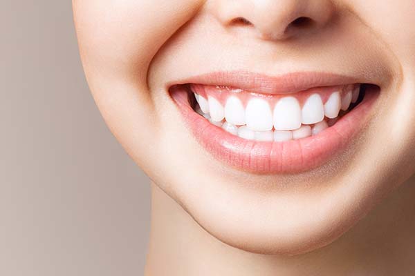How To Ease Sensitivity When Teeth Whitening
